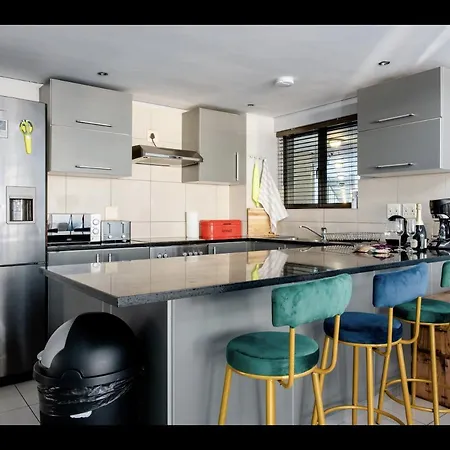 Stylish Penthouse In The Mothercity Kaapstad Buitenkant foto