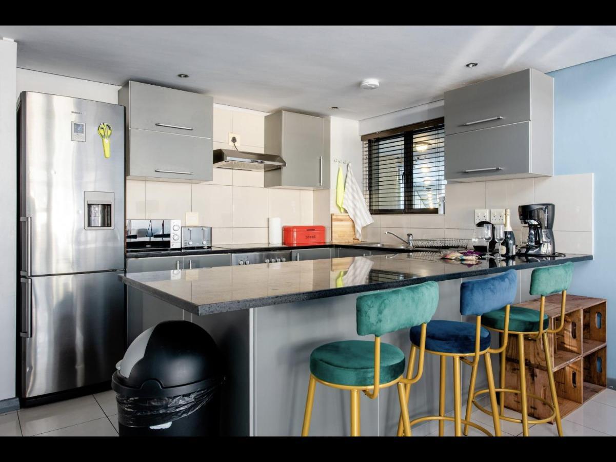 Apartment Stylish Penthouse In The Mothercity Cape Town