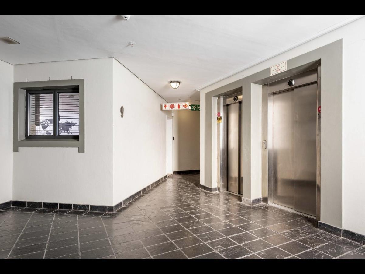Apartment Stylish Penthouse In The Mothercity Cape Town
