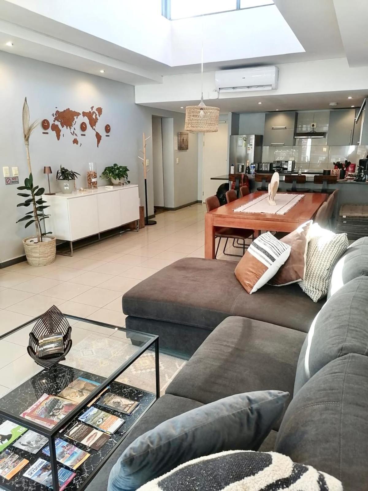 Apartment Stylish Penthouse In The Mothercity